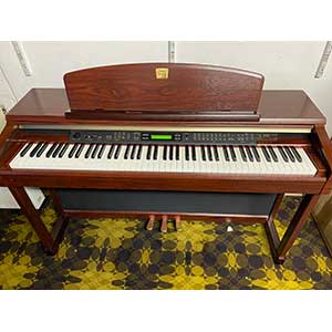 Yamaha Pre-Owned CLP170 Digital Piano in Mahogany  title=