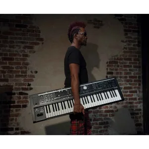 Thumbnail 4 of Roland V-Combo VR09B Workstation